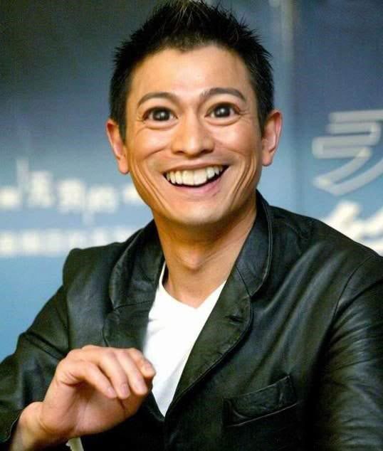 德华被整容后的尊荣