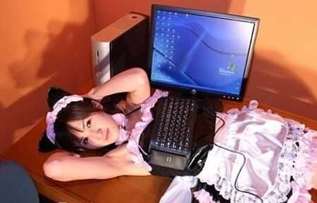 这是日本一家电脑公司所设计的键盘内衣，有点像为懒人设计的，最